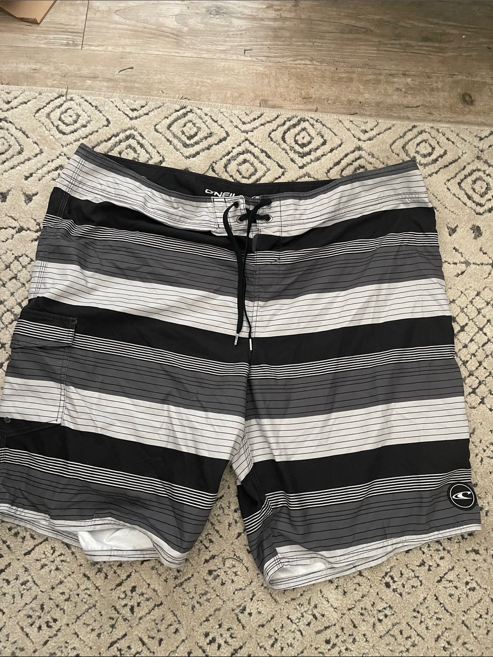 O’Neill size 44 board shorts swim black w/ gray